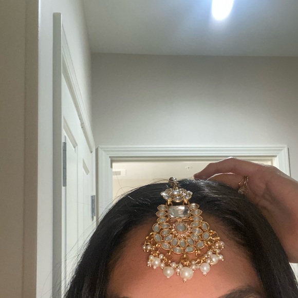 Indian lehenga and Jewelry - Picture 4 of 4